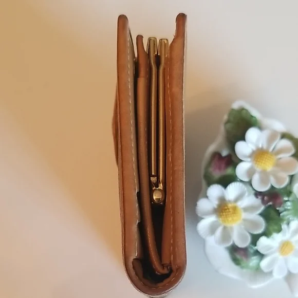 Vintage Gucci Brown Monogram Wallet - Picture 5 of 15